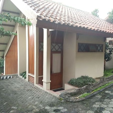 Ahadiat Hotel & Bungalow Bandung Luaran gambar