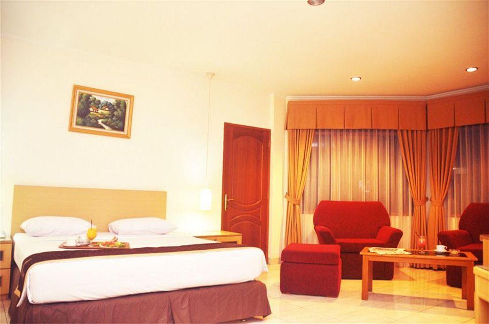 Ahadiat Hotel & Bungalow Bandung Luaran gambar