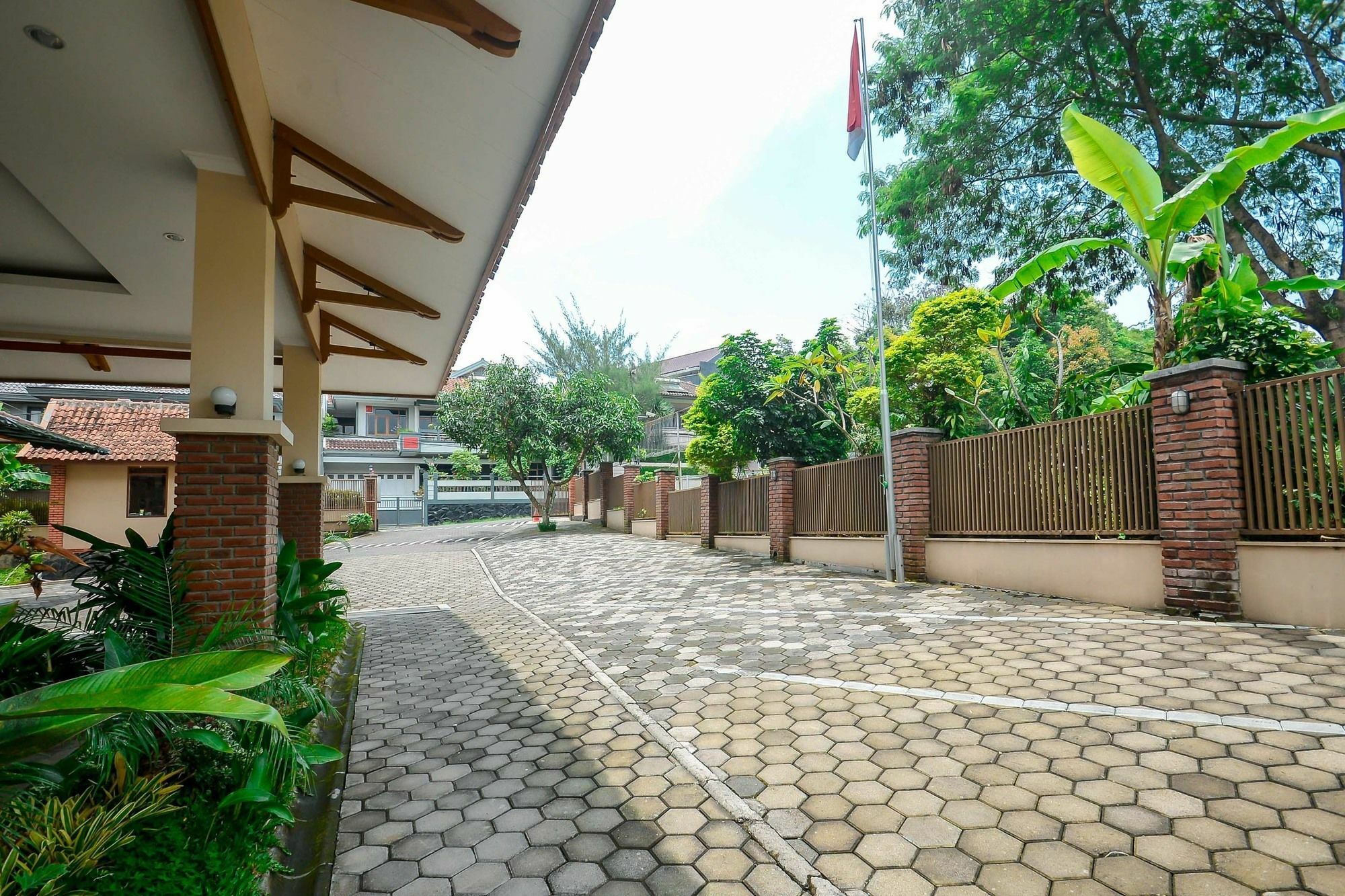 Ahadiat Hotel & Bungalow Bandung Luaran gambar